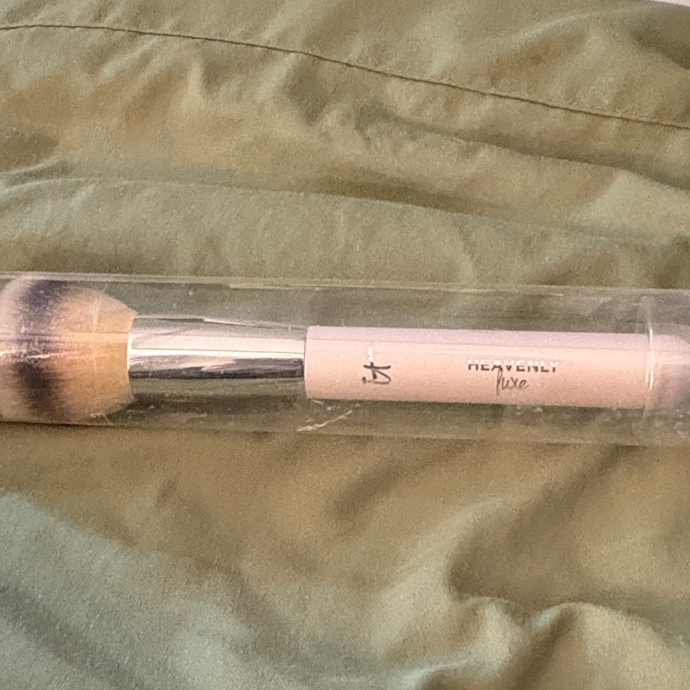 IT Makeup Brush Heavenly Luxe